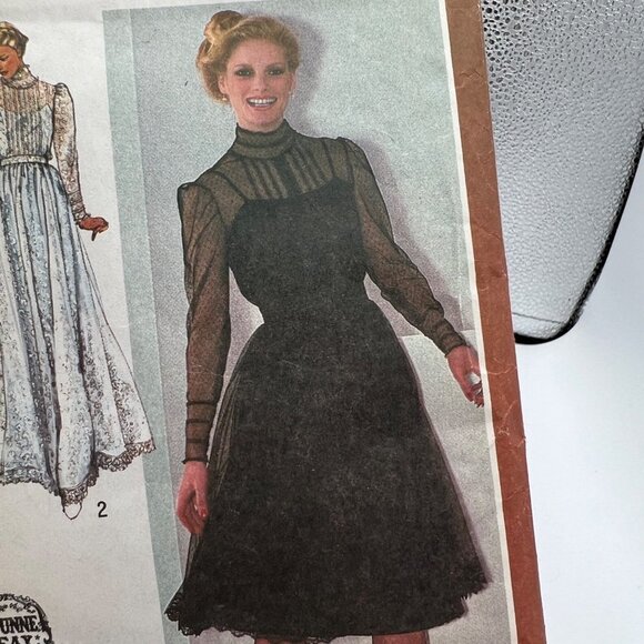 Simplicity 9585, Size 6 Bust 30.5, Gunne Sax Dress Sewing Pattern, Uncut - Picture 4 of 13